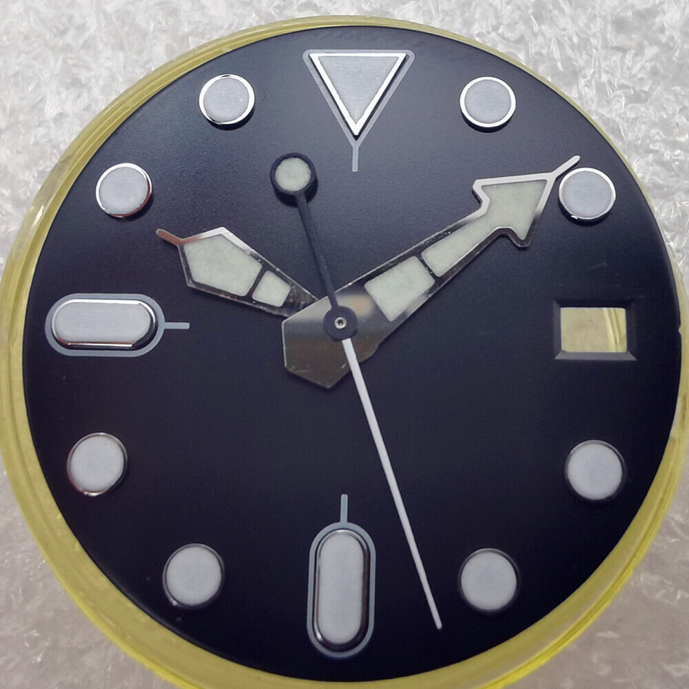 Cadran de montre 28,5 mm vert lumineux adapté au mouvement NH35 NH36 Date à 4 heures
