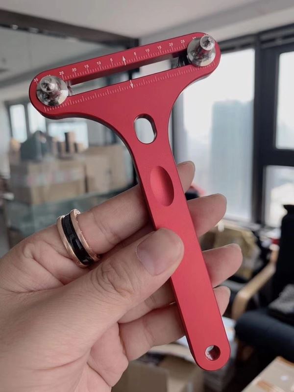 Watch Case Opener, screw back design fits up to 80mm large watches for easy case removal
