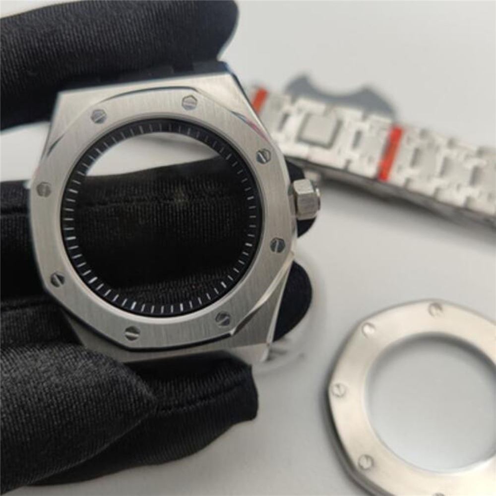 42MM 316L stainless steel watch case and bezel, compatible with NH35/NH36/4R35 movements, durable and precise.