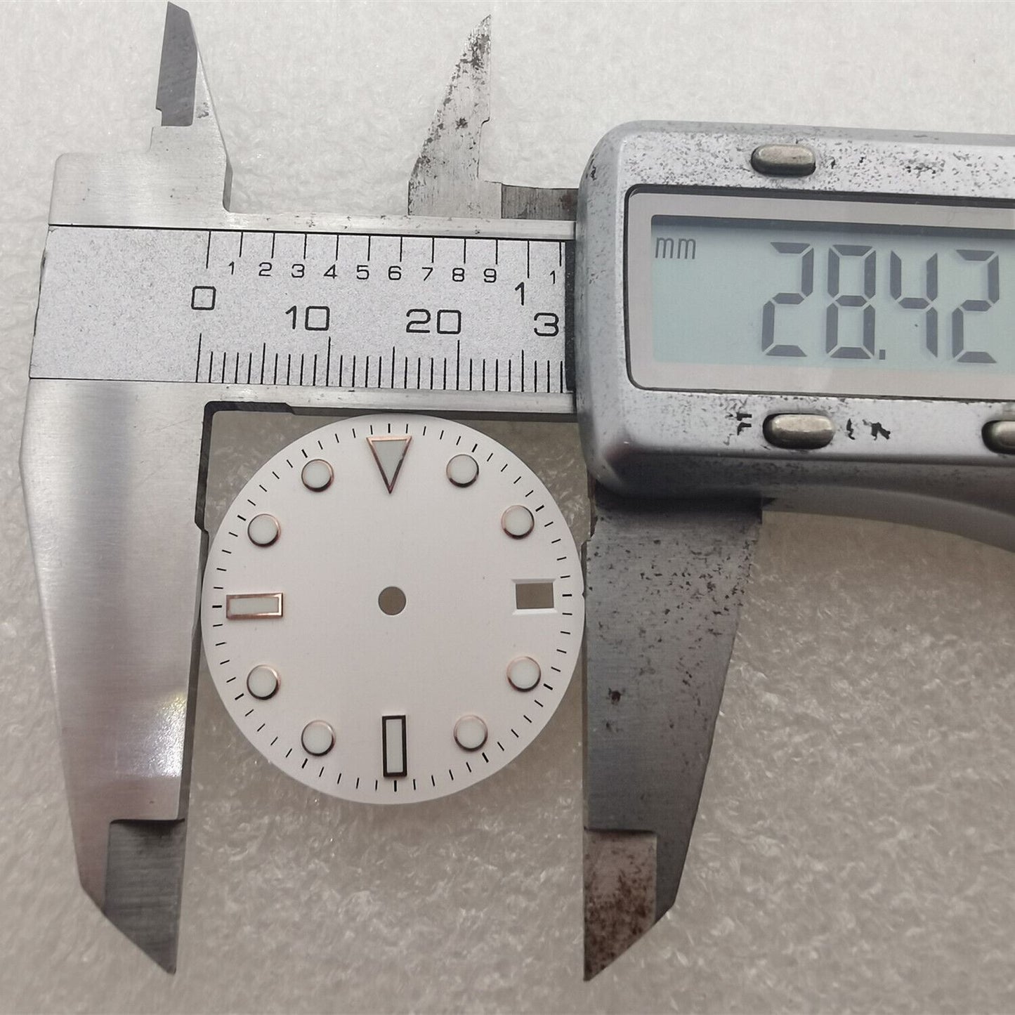 Neu 28,50mm Weißes Zifferblatt Grün Leuchtend Geeignet für NH35 NH36 Bewegung