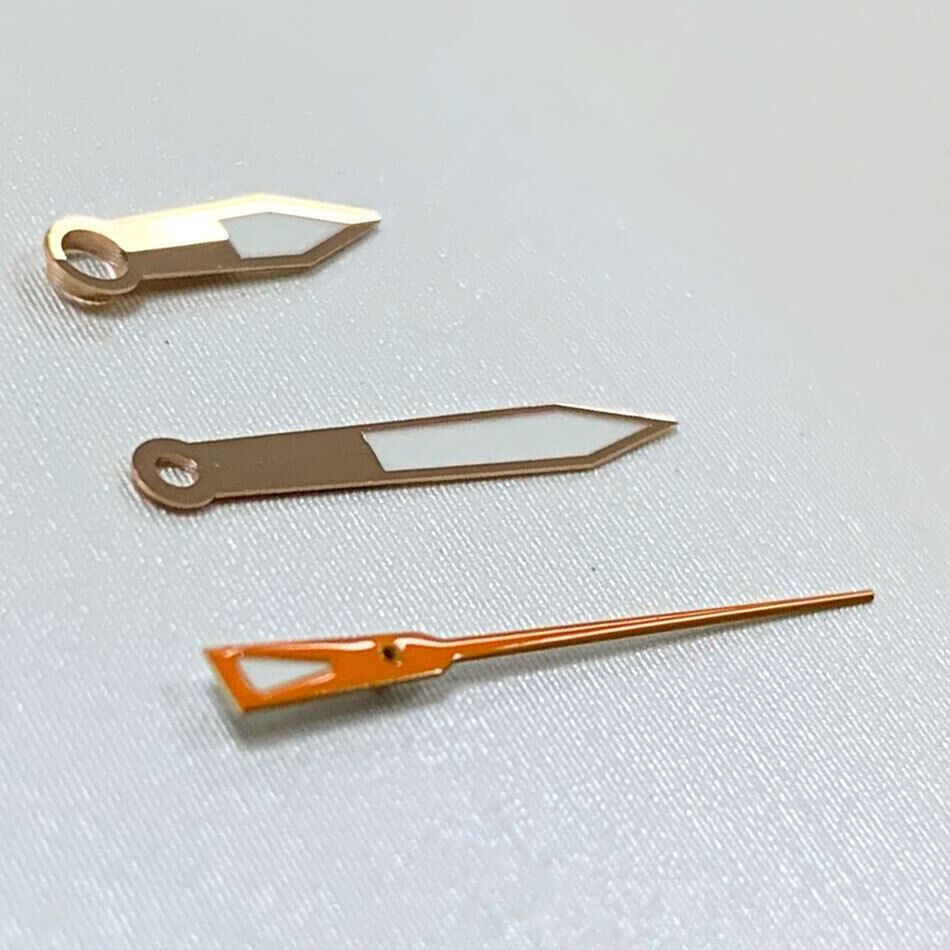 Green luminous watch hands set for NH35A/NH36A, sizes 7.5/12/12mm, ideal for accurate timekeeping.