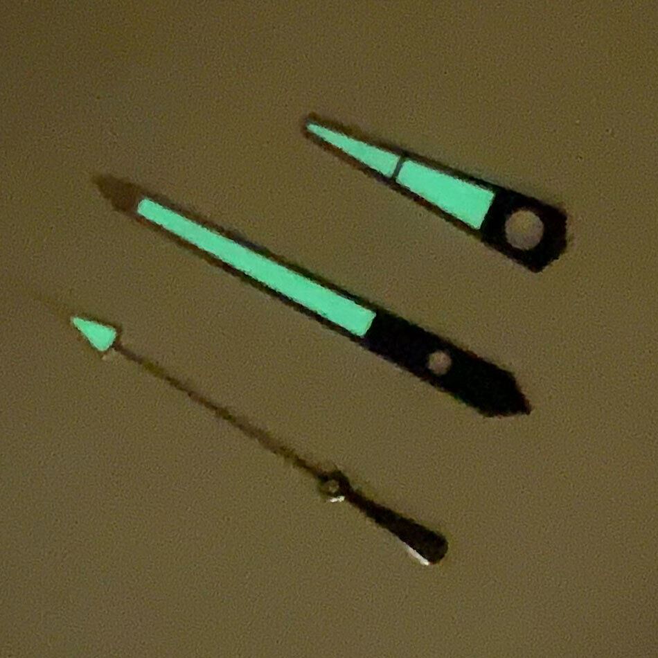 Green luminous golden watch hands set by B15 for NH35A/NH36A/4R36 movements, durable and precise.