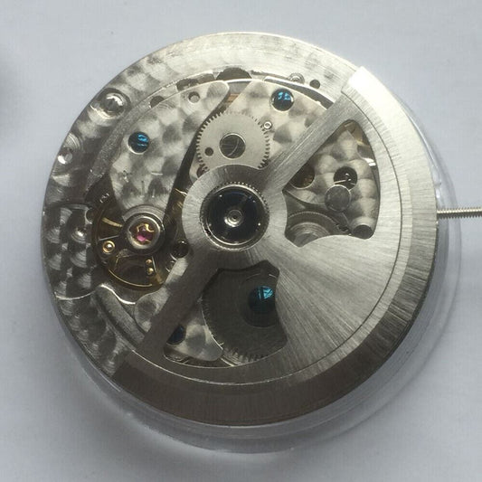 China Made kinetic watch with mechanical movement, small second subdial at 9 o'clock, stylish and precise.