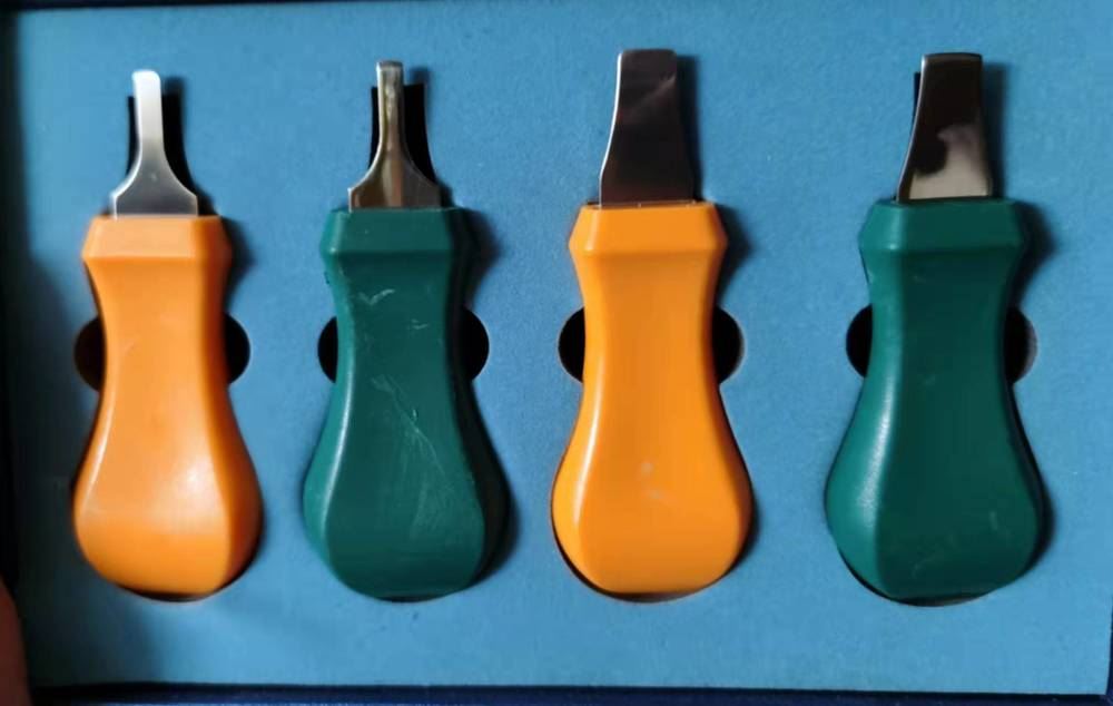 Swiss Quality 4-piece Snap-on watch back case opener set with pry knives for bezel removal and repair tools.