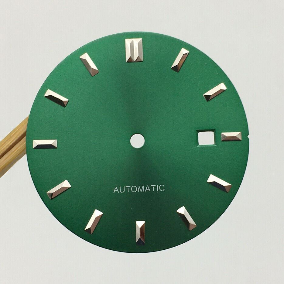 Watch dial 32.8mm with luminous markers, compatible with 2813 Miyota 8200 8215 movements for accurate timekeeping.