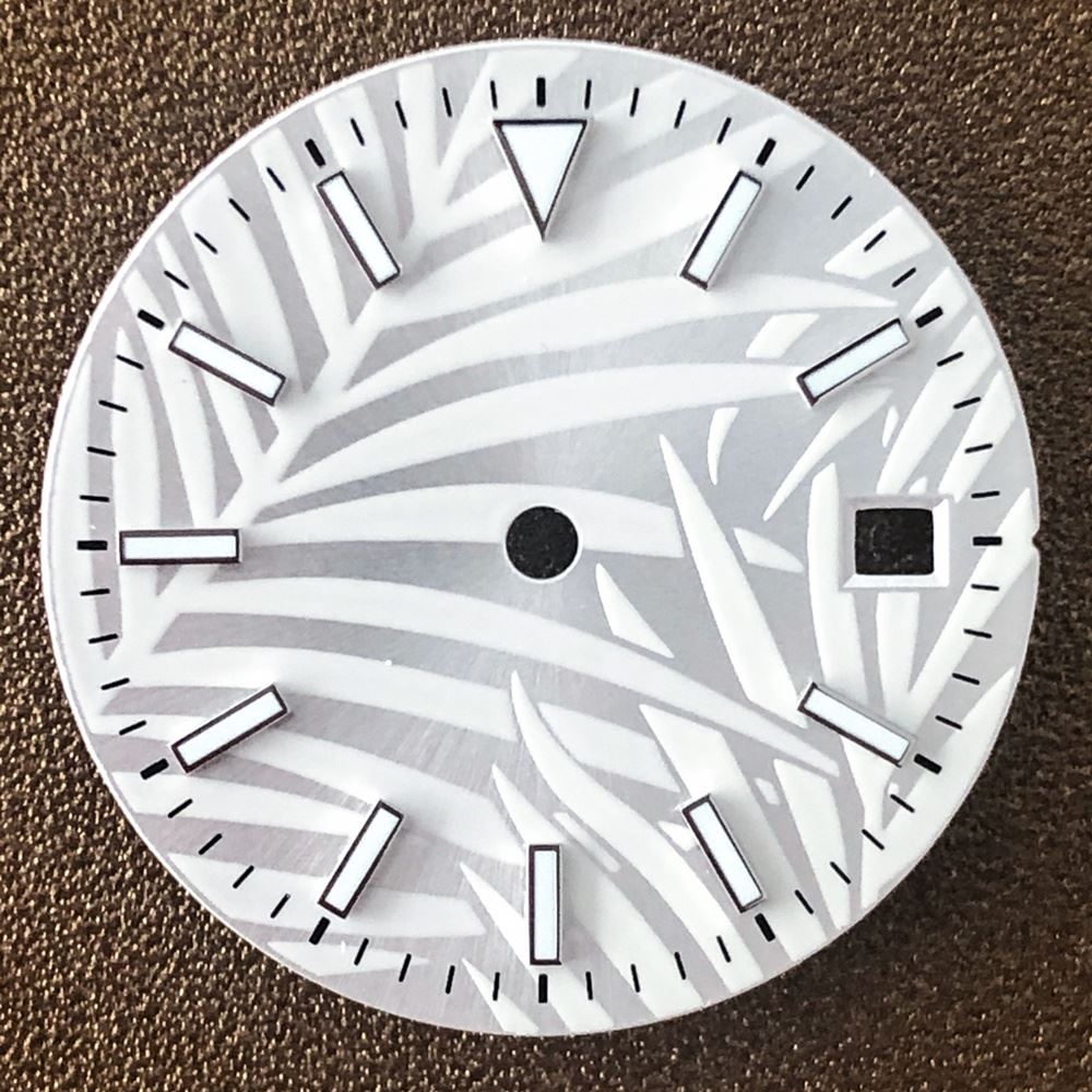 Luminescent 28.5mm watch dial for Miyota 8200 series, enhancing night readability.