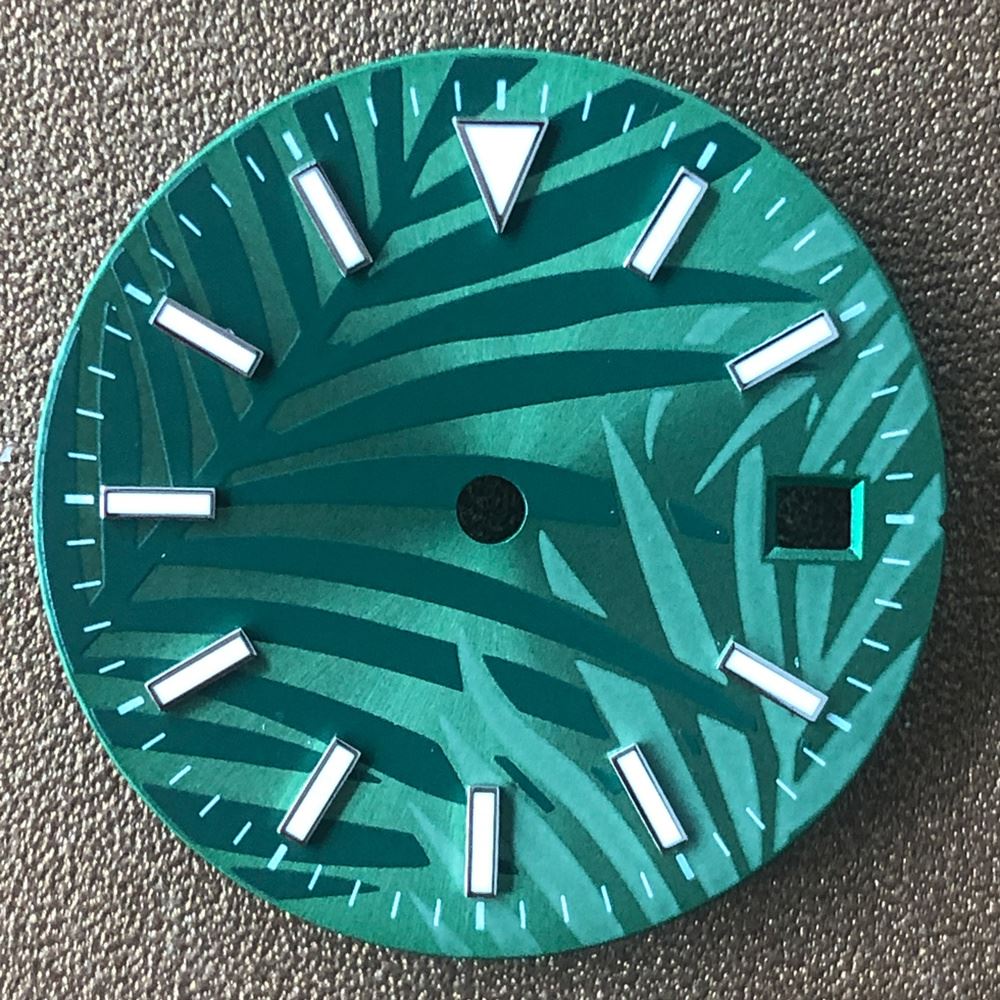 Luminescent 28.5mm watch dial, designed for Miyota 8200 series, enhances night readability.