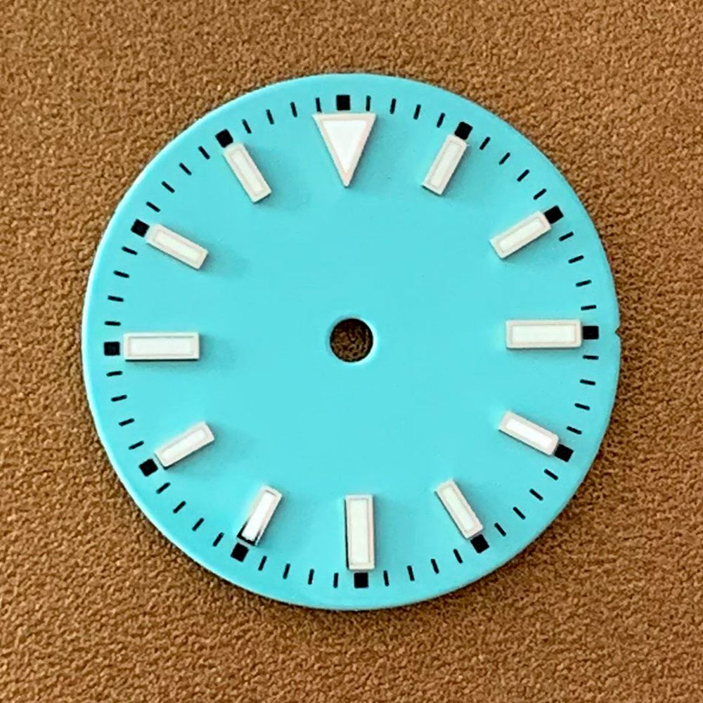 29mm luminous watch dial, compatible with NH35/NH36 ETA 2836/8215/2813, enhancing readability and style.