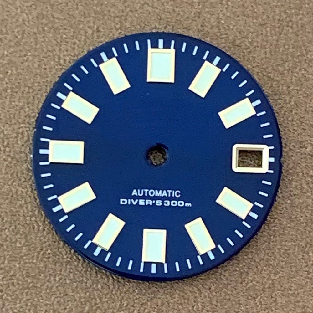28.5mm C3 green luminous dial for NH35 NH36 watch movements, enhancing visibility in low light.