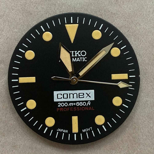 28.50mm green luminous watch dial for NH35/NH36 movement, enhancing visibility in low light.