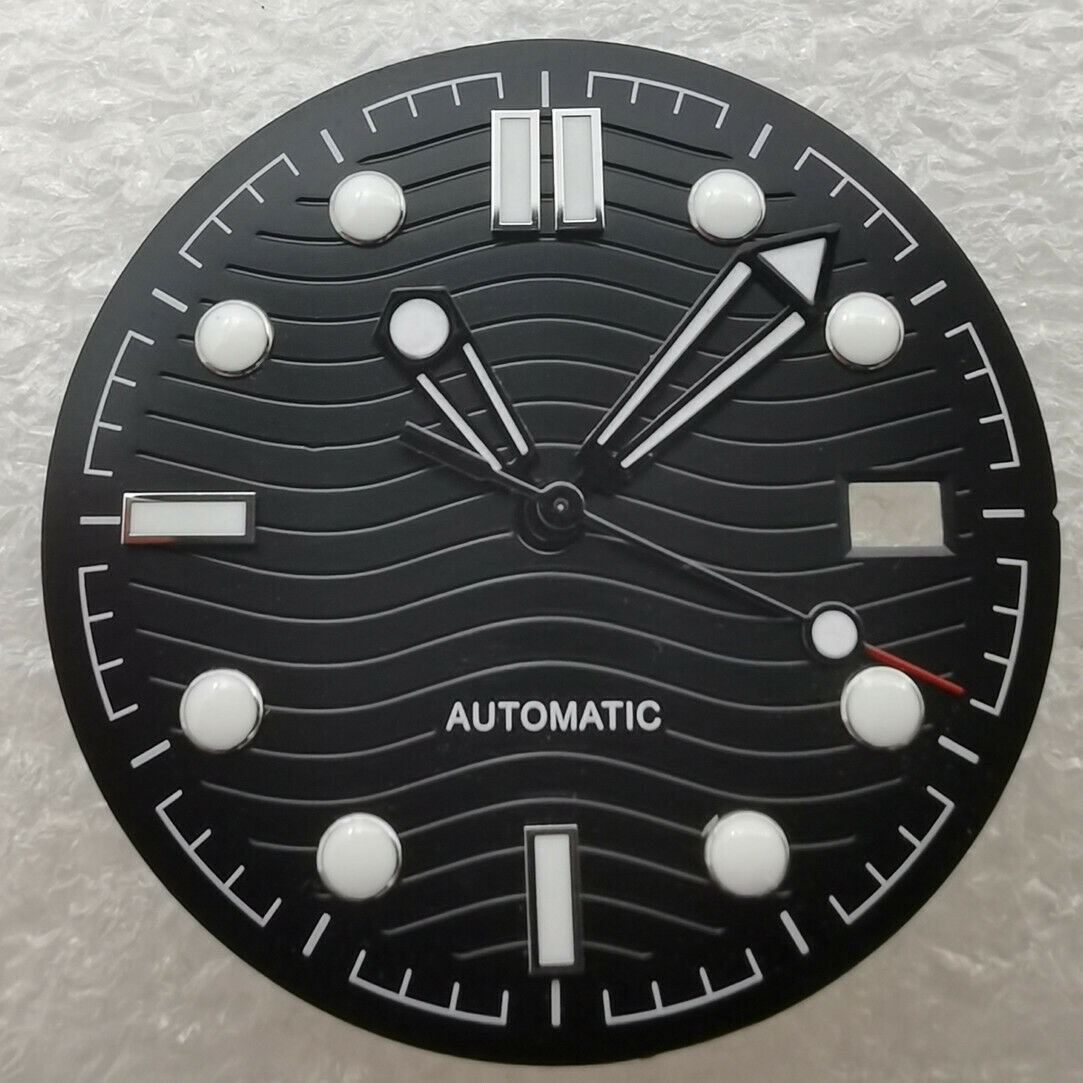 Green luminous 31mm watch dial by Omega for NH35/NH36, designed for improved low-light visibility and precise time reading.