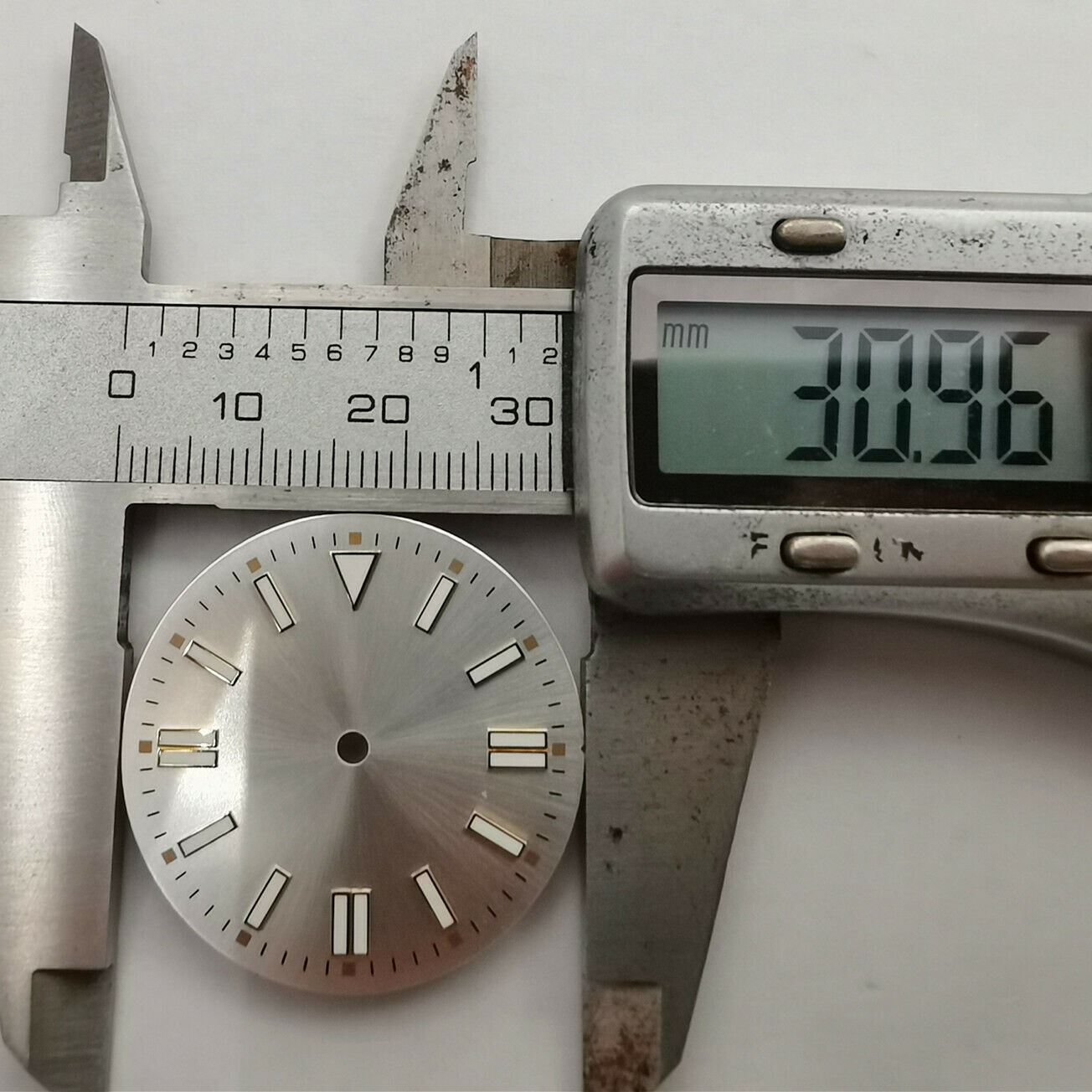 31mm green lume dial for Oyster watches, fits NH35/NH36/ETA movements, premium quality.