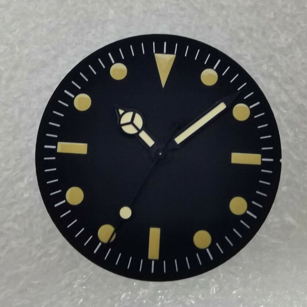 Brand New 28.50mm black watch dial for NH35/NH36 movement, no lume, sleek design.