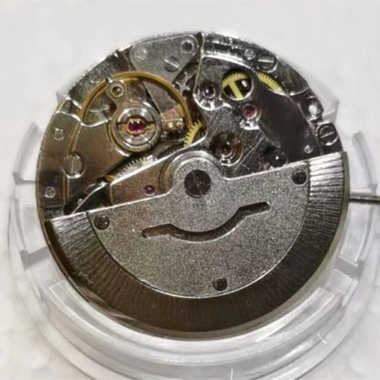 Automatic mechanical watch with black dial, day-date calendar at 6 o?clock, suitable for everyday wear.