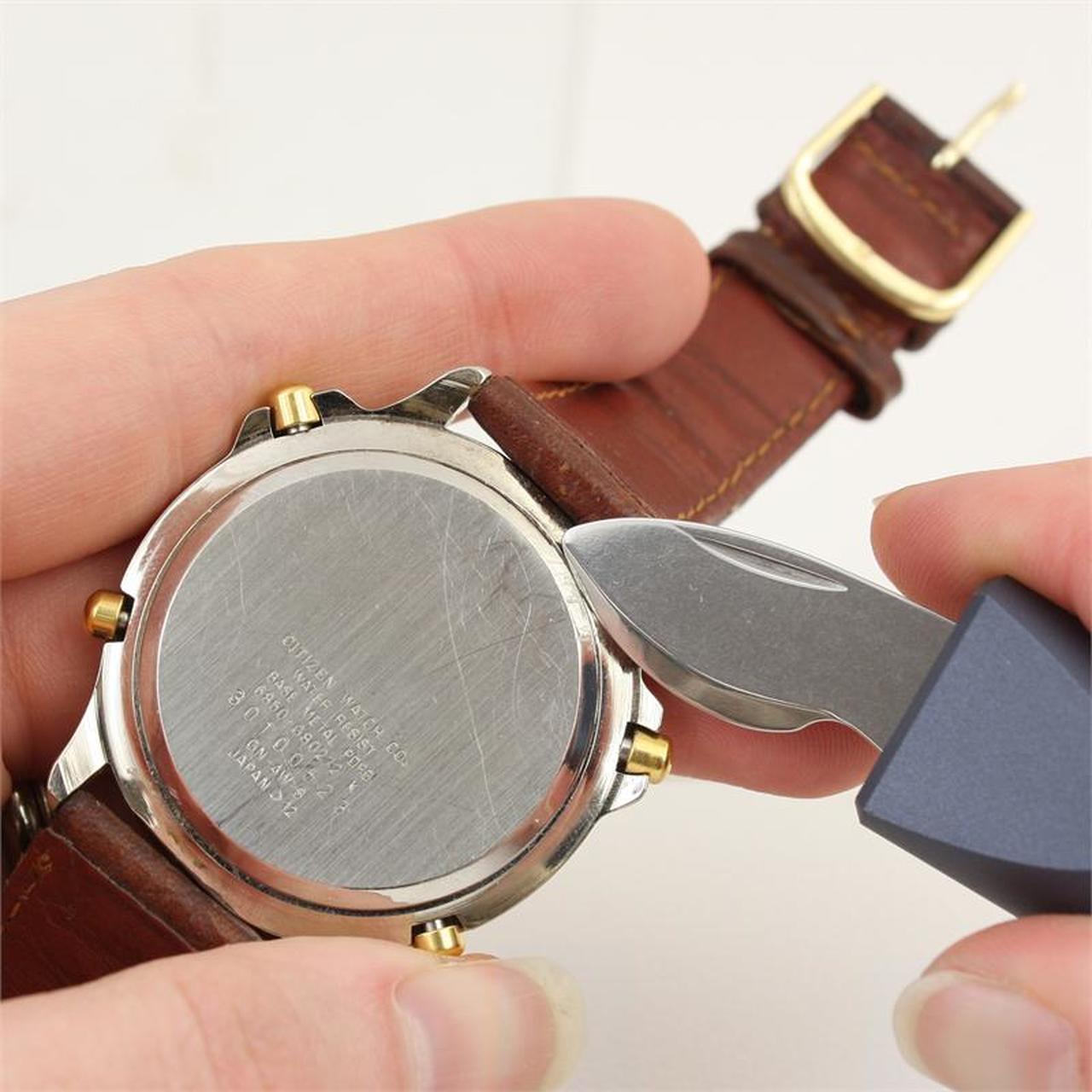 Bergeon 6987 right-handed tool for precise watch case back removal in professional repair settings