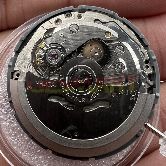 NH35A automatic mechanical watch movement with golden date, crown at 3 o?clock, for SKX007 by Seiko.