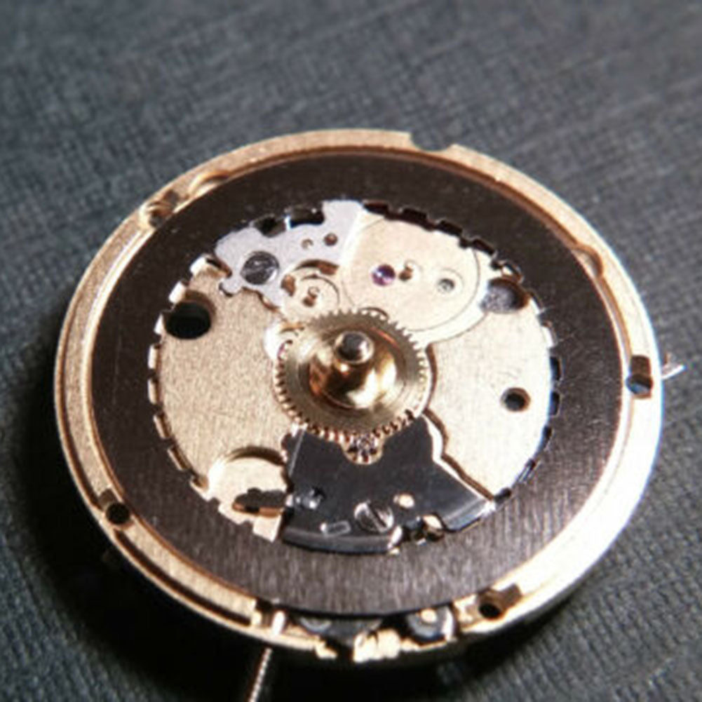 Montre <tc>ETA</tc> 956.032 à quartz, mouvement suisse à 2 aiguilles