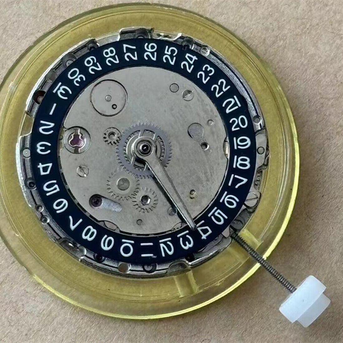 Mingzhu 2813 watch movement showcasing black GMT disk and single calendar at 3 o'clock