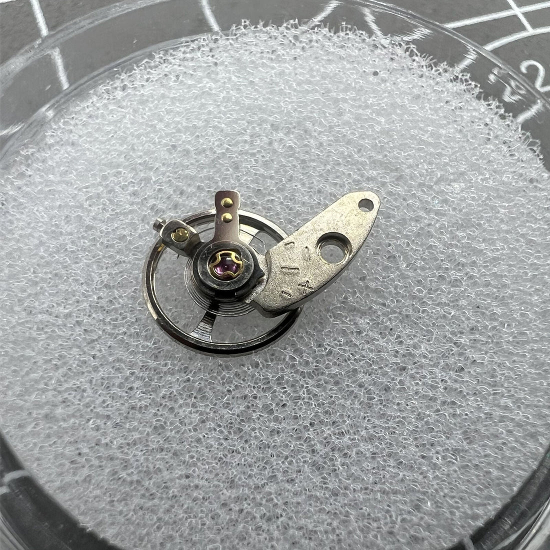 Balance wheel splint for NH05 NH06 #09 watch movement, precision fit for reliable timekeeping.