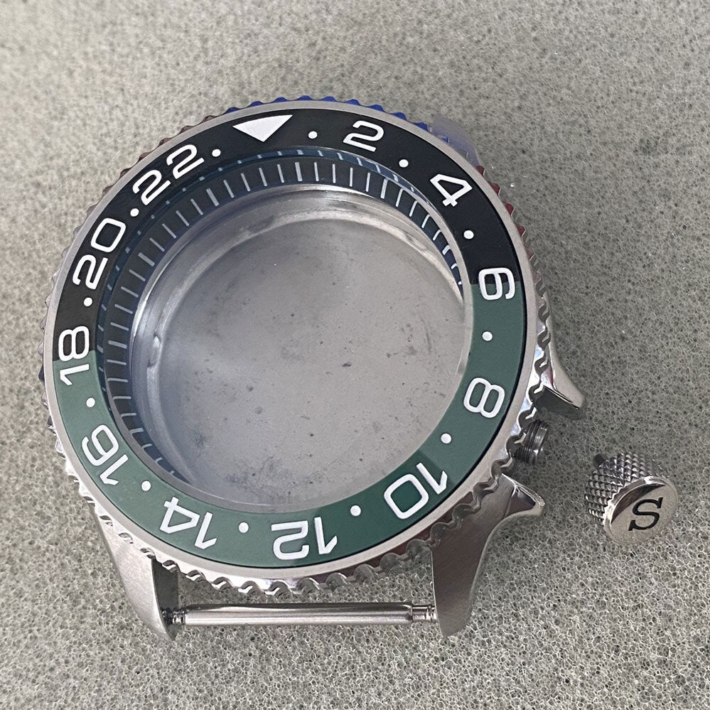 Stainless steel 41.5mm watch case compatible with Japan NH35/NH36/4R movement, durable design.