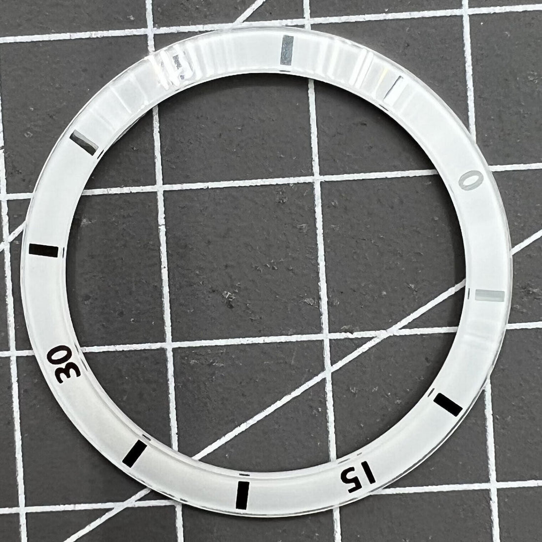 White ceramic bezel insert with numeral markings, compatible with 31/36mm men's and women's watches, brand.