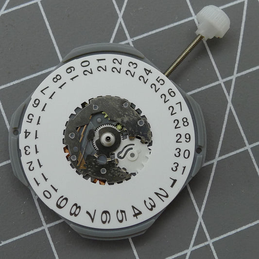 Sunon PE27 quartz watch with date display and three-hand movement, elegant and precise accessory.