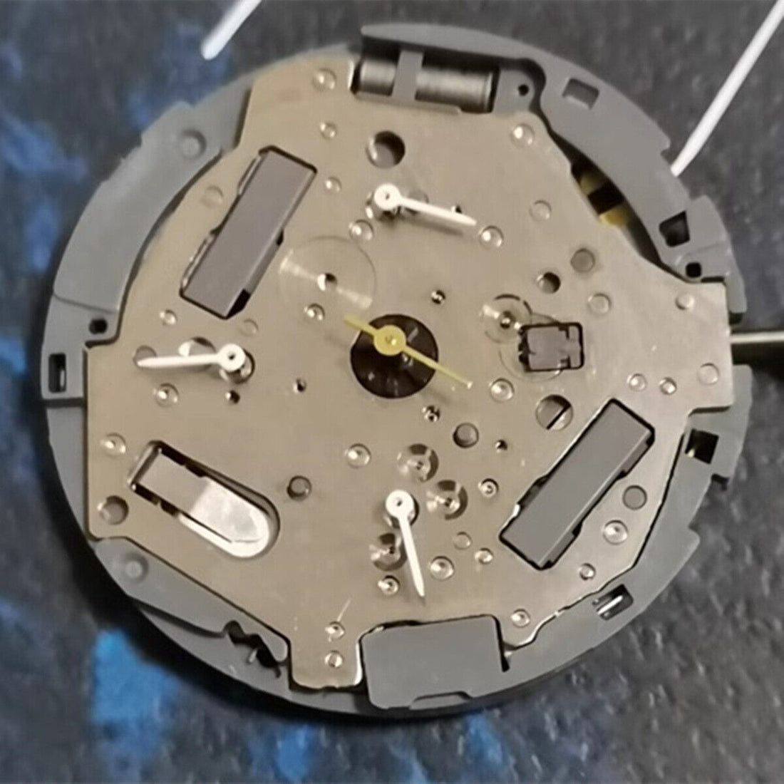 Workable Miyota OS70 quartz watch movement, multifunctional, no calendar, pre-used quality.