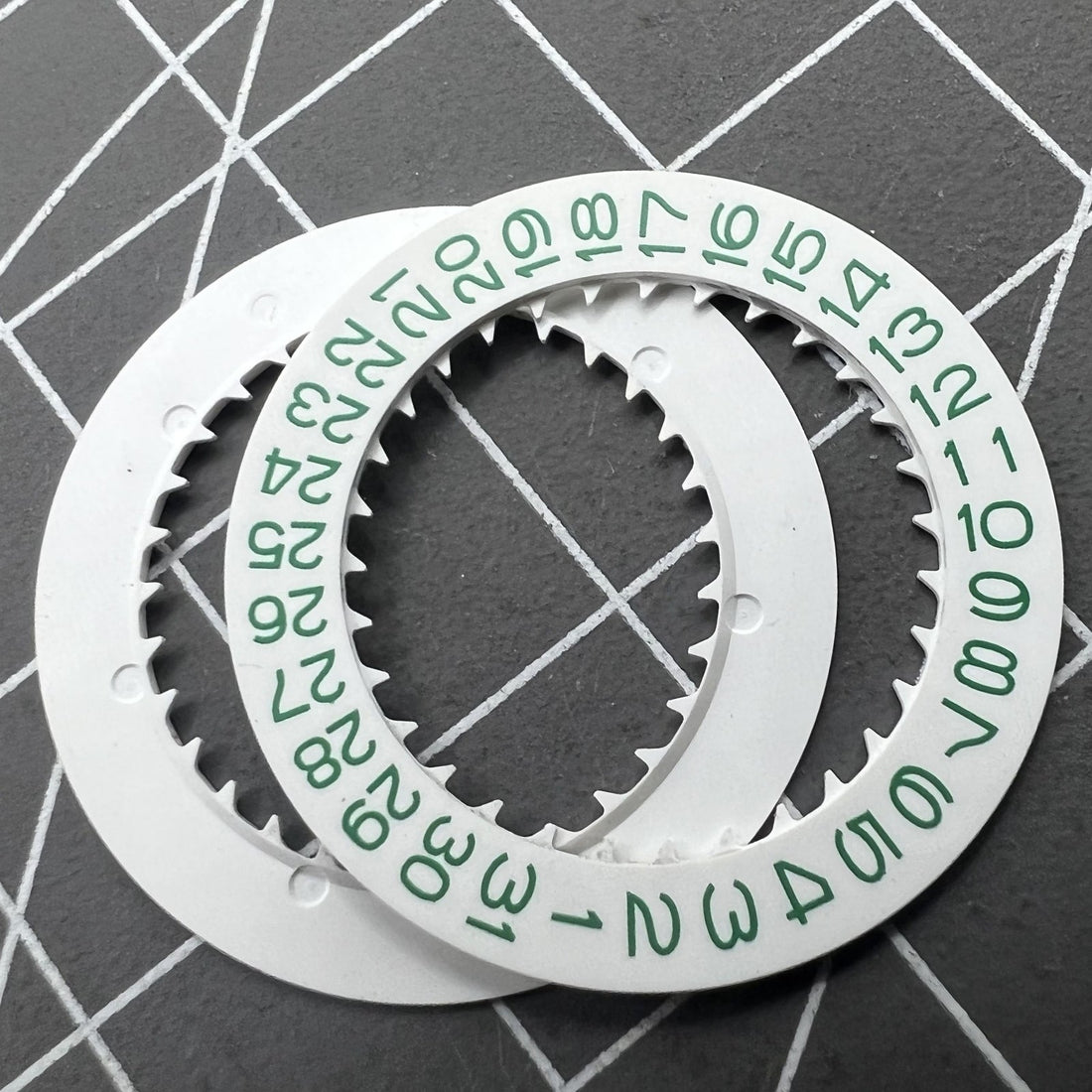 Green character disk date wheel for NH35 NH36 Date@3 movement, white background, precise replacement part.