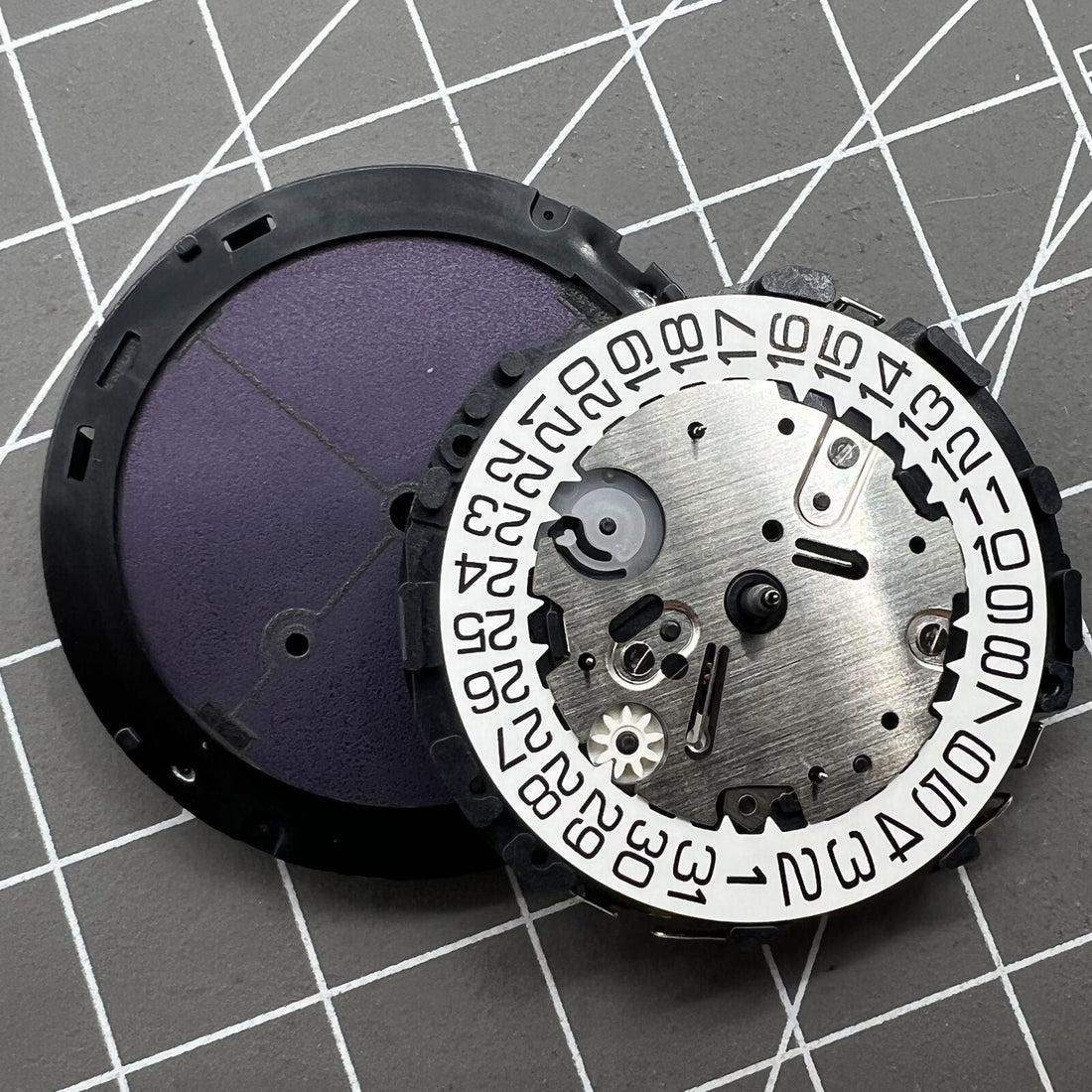 Hattori Epson VR42A solar-powered quartz watch movement for reliable timekeeping in accessories.