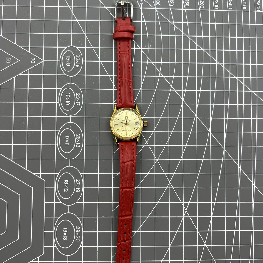 Golden dial lady watch by Seagull, Tianjin Factory, 19 jewels manual mechanical movement.