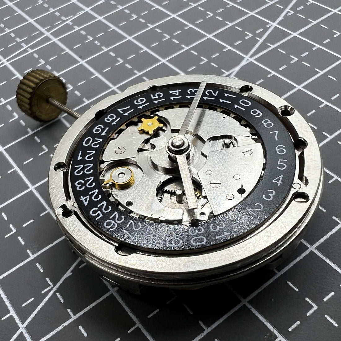 Shanghai 7750 watch with automatic mechanical movement, small second hand at 9 o'clock, precise timekeeping