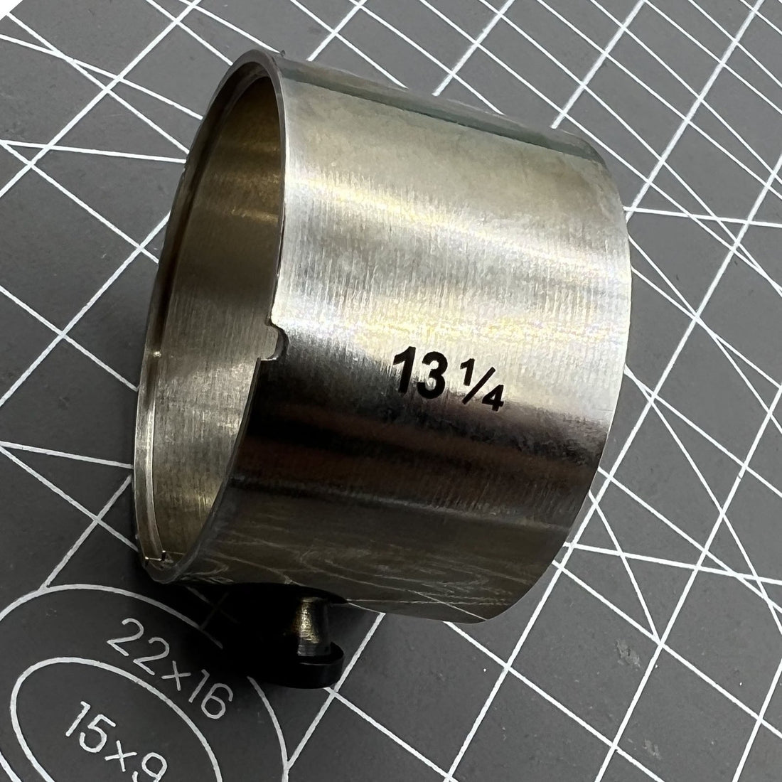Swiss Horotec nickel-plated brass movement holder for calibre 13 1/4''' watches, precise and durable.