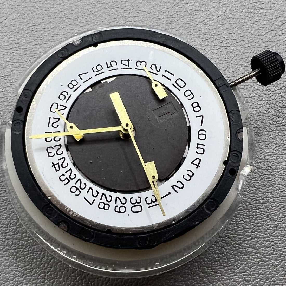 Schweizer ETA G10.712 quartz watch movement with three hands and date, replacement for G10.711 models