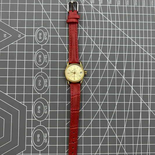 Golden dial Seagull lady watch with 19 jewels, manual mechanical movement, made in Tianjin factory, China.