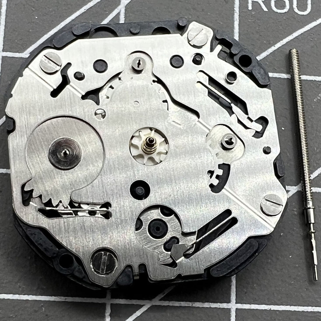 Japan Made Hattori Epson TMI VX3J VX3JE quartz watch movement for precise timekeeping.