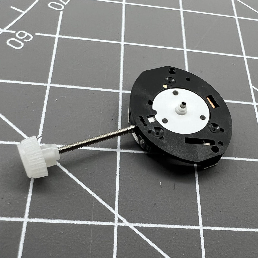 Sunon PE11 quartz watch movement with 3 hands, precise timekeeping for watch accessories.