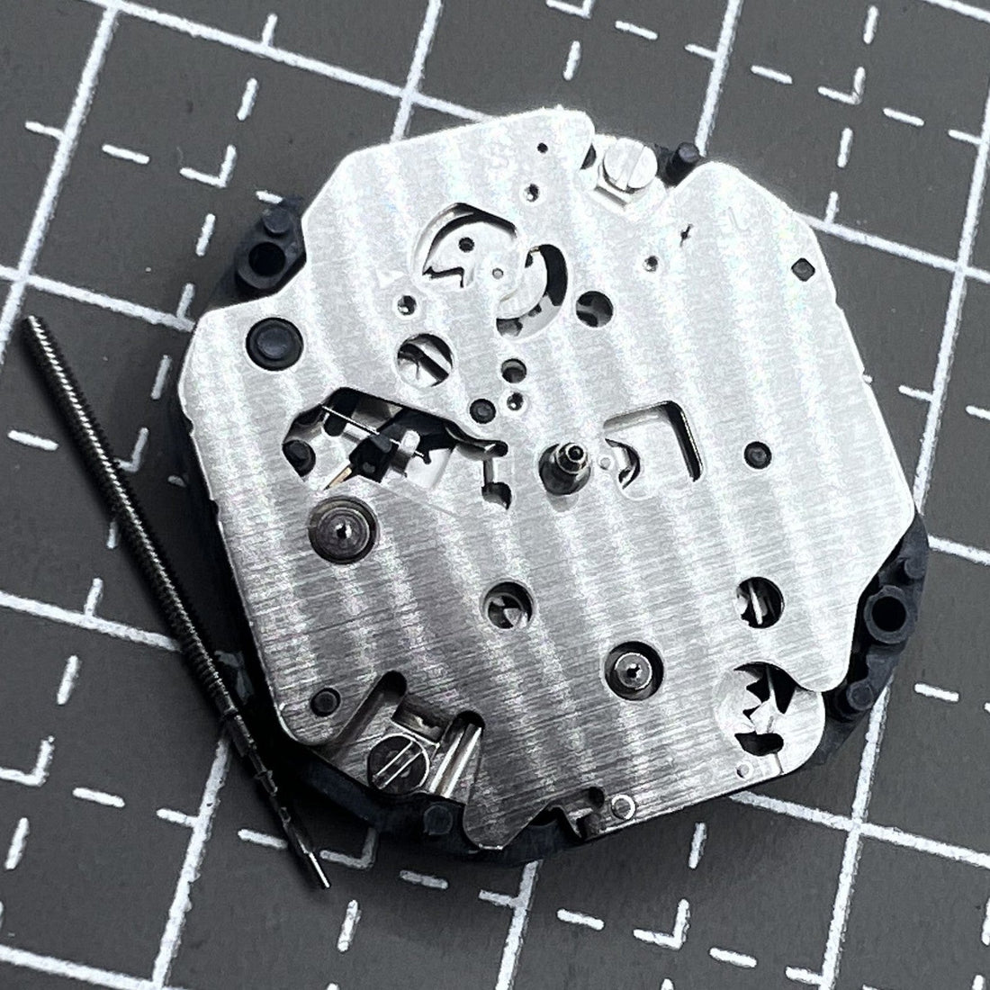 Japan Epson Hattori VX3T quartz watch movement for precise timekeeping in watch accessories.