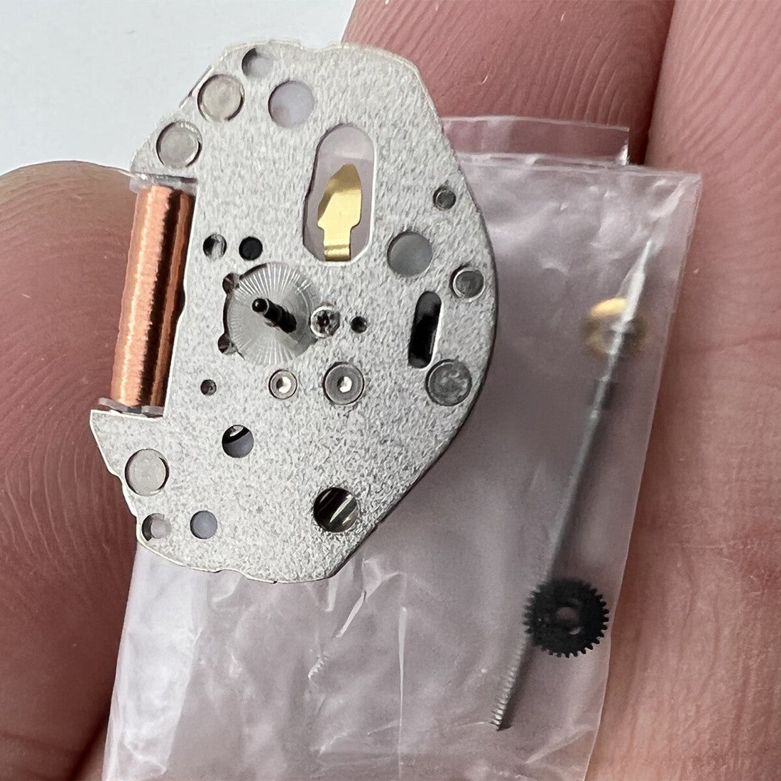 Miyota/Citizen silver quartz movement 2036 with watch stem, precision Japan-made by HCP.