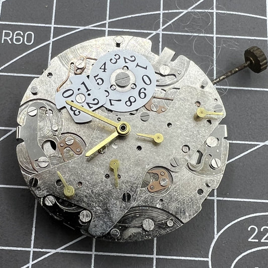 Shanghai R21 automatic mechanical watch movement, precision crafted in China for reliable timekeeping.