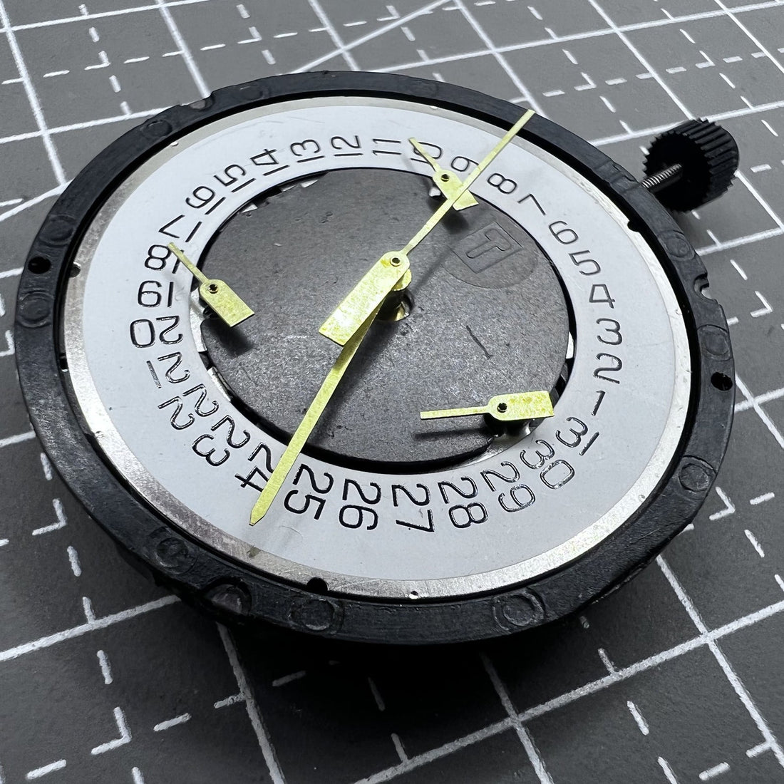 ETA G10.711 quartz watch movement with 6 hands and date at 4 o'clock, replacement for G10.712 models