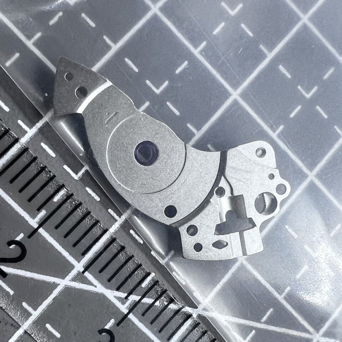 SW200-105 watch splint spare part for SW200 movement, precision fit for seamless watch repair.