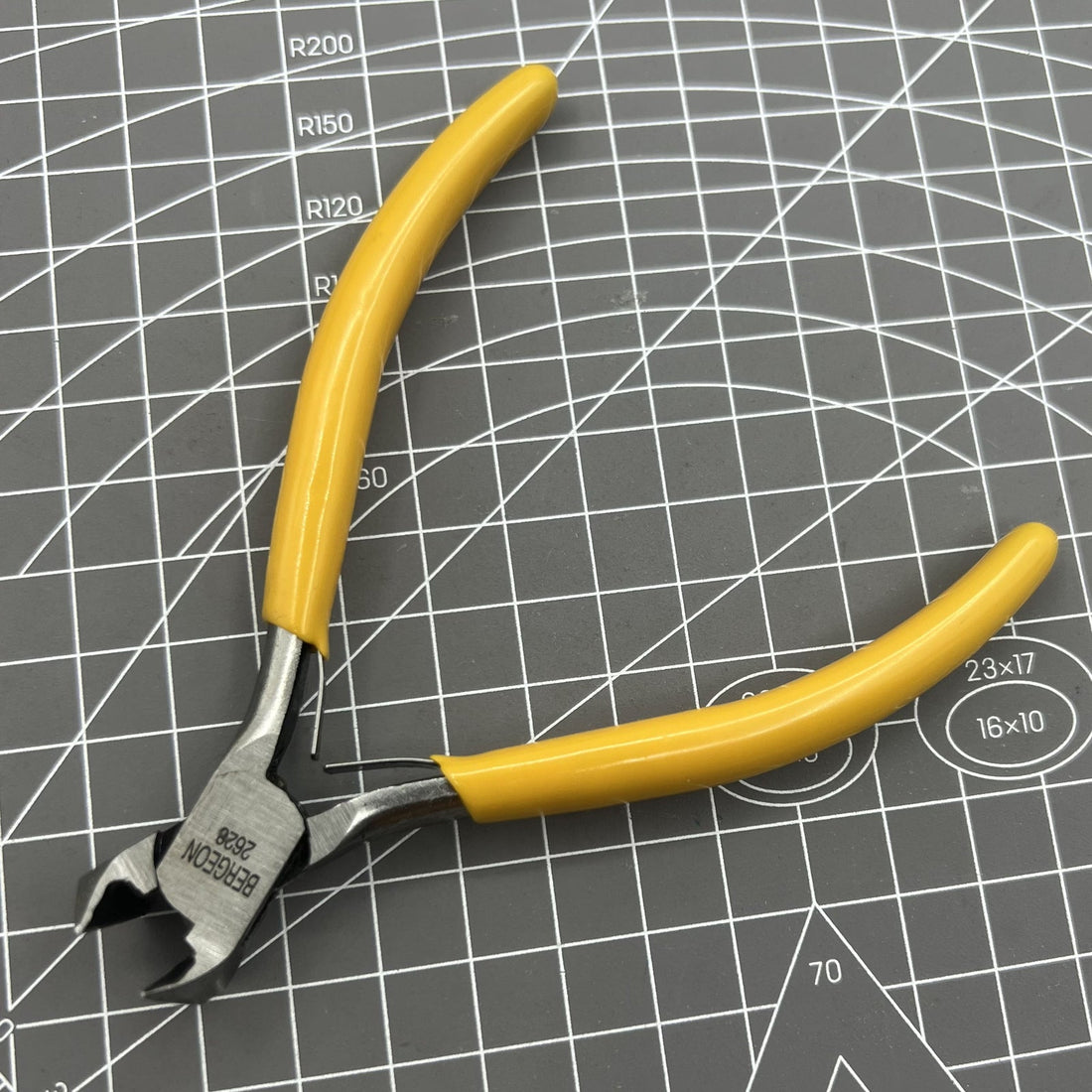 Swiss Made Bergeon 2628 oblique end cutting plier for precise watch accessory trimming.