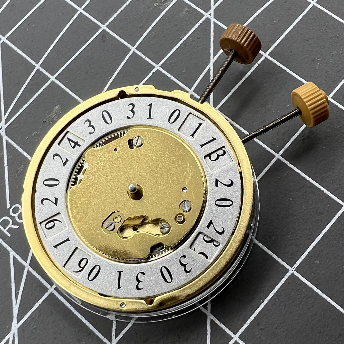 Ronda 6202.B quartz watch movement with 2 hands and double stems, vintage quality, perfect for repairs.