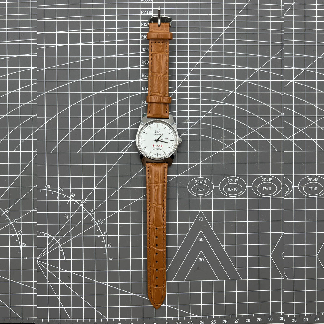 37mm Shanghai Factory 7120 men's manual mechanical watch, shock-resistant with classic design.
