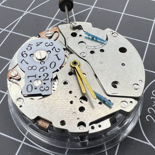 Hangzhou Made 2824 Big Date automatic watch movement, precision mechanical component for timepieces.