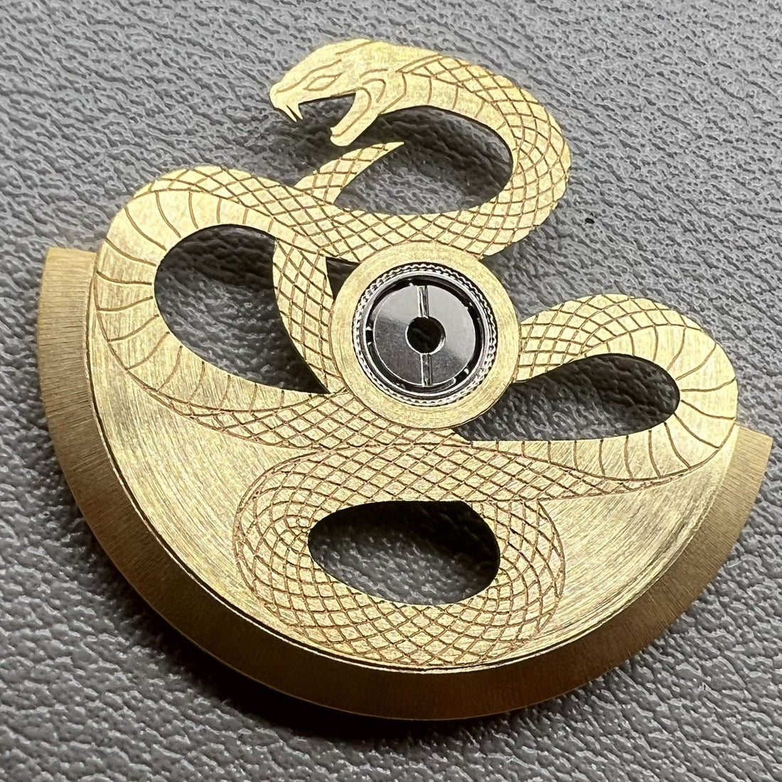 Golden snake pattern oscillating weight rotor, compatible with NH34 NH35 NH36 NH38 watch movements, durable design.