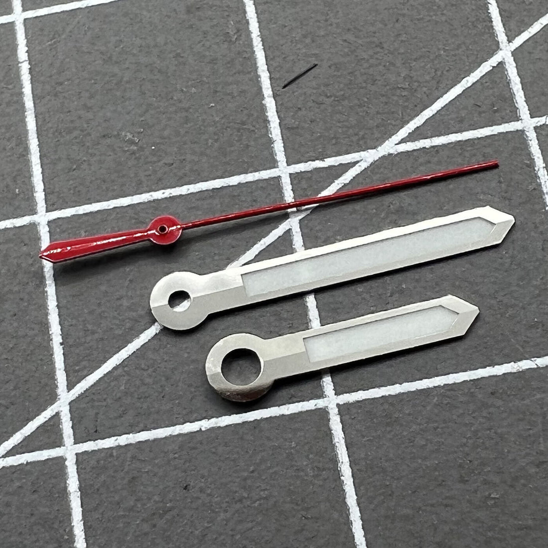 Silver 13mm watch hands with red second hand and green lume, compatible with NH35 NH36 7S26 7S36 movements.