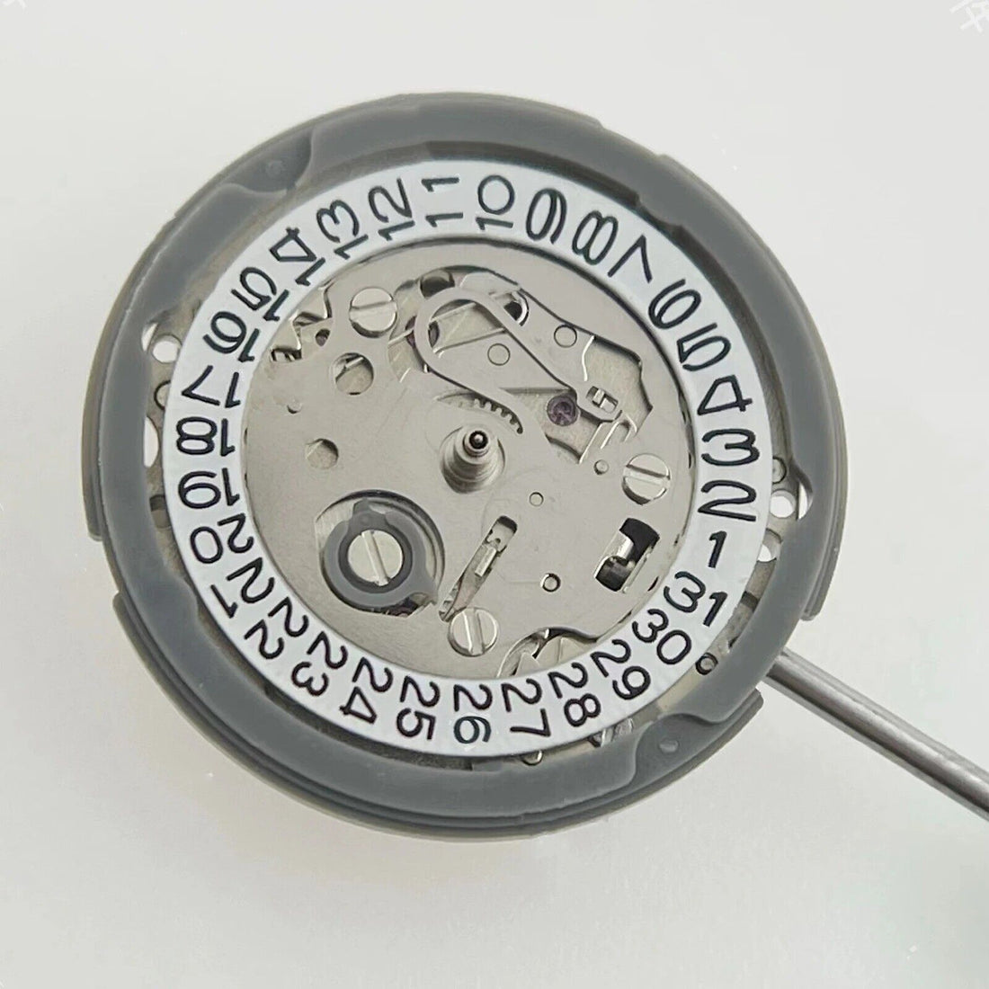 Seiko SII NH05 automatic watch movement with single calendar date at 3 o'clock, Japan made.