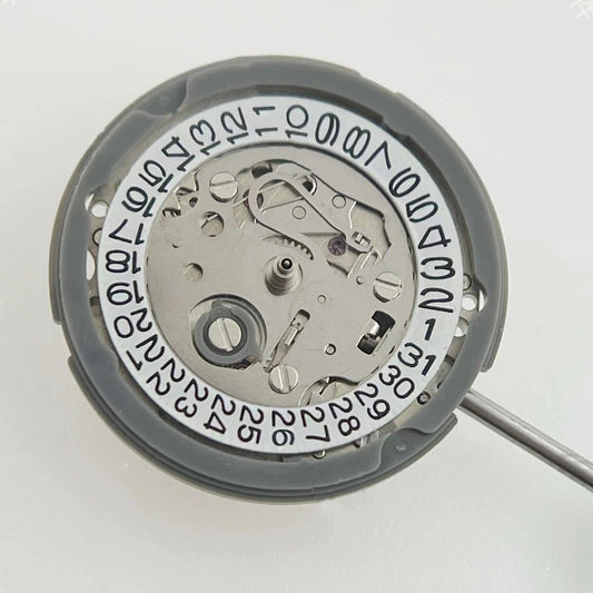 Seiko SII NH05 automatic watch movement with single calendar date at 3 o'clock, Japan made.