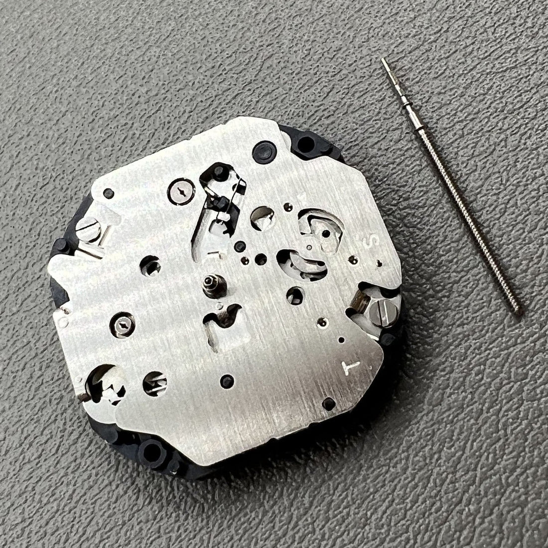 Japan Hattori Epson VX3SE quartz watch movement precision for reliable timekeeping in accessories